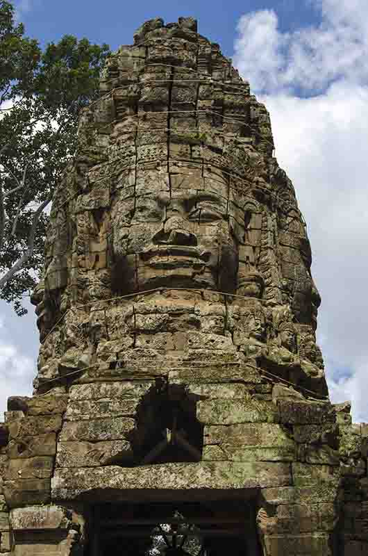 46 - Camboya - Angkor - ciudad de Angkor Thom - puerta de entrada